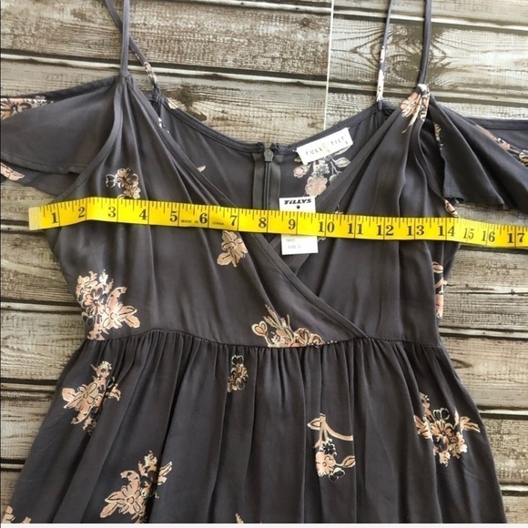 cold shoulder dress Size Small New - Picture 5 of 8